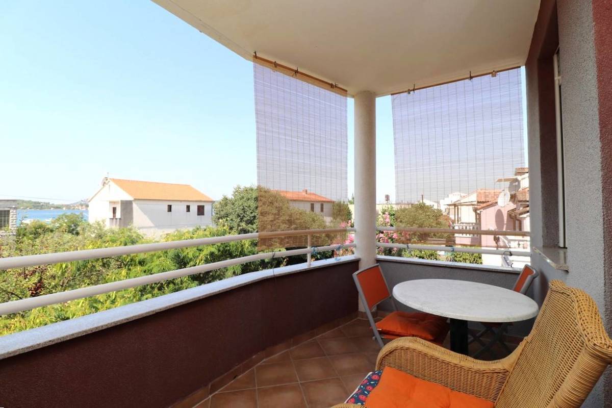 Srima, jednosoban apartman 50,18m2, samo 200m od plaže