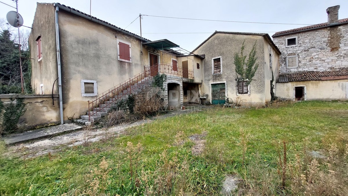 ISTRA,POREČ - Starina sa velikim zemljištem kod Poreča