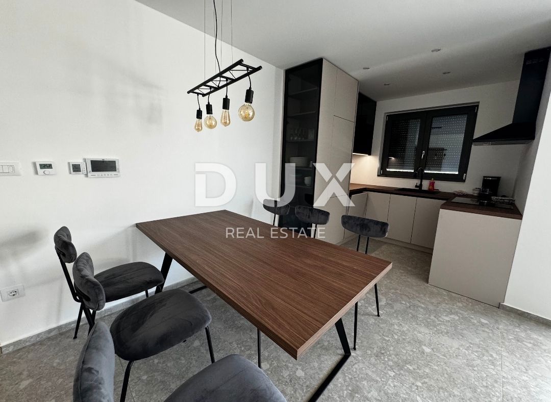 ISTRA,POREČ - Luksuzni stan u prizemlju s grijanim bazenom