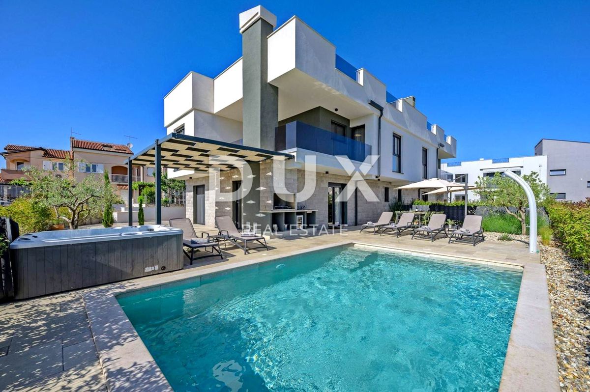 ISTRIA, POREČ - House of modern architecture with swimming pool