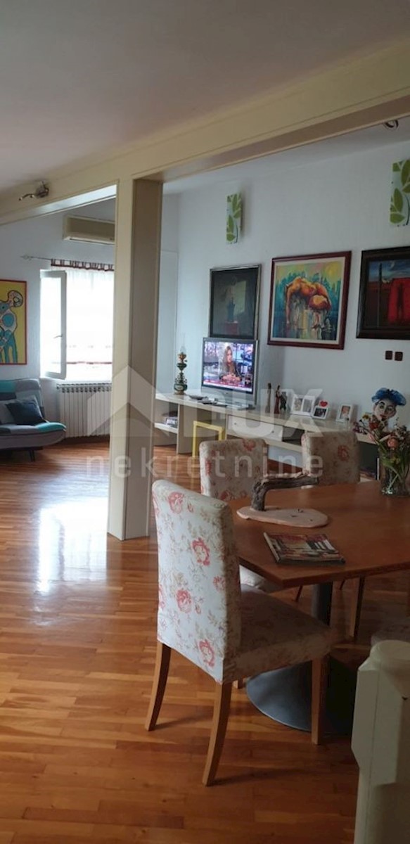 ISTRA, PULA - Dvoetažni stan u centru 155 m2