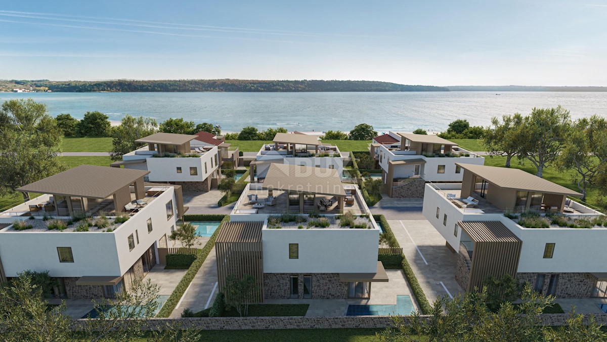 NOVIGRAD - Dvojna kuća u novom kompleksu od 9 zgrada sa sveukupno 24 stana i 6 dvojnih kuća, s pogledom 200m od mora!