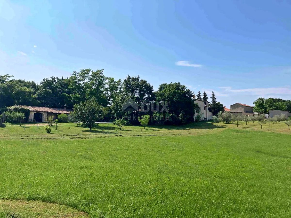 ISTRA, POREČ - Dvije kamene kuće s bazenom i prostranom okućnicom