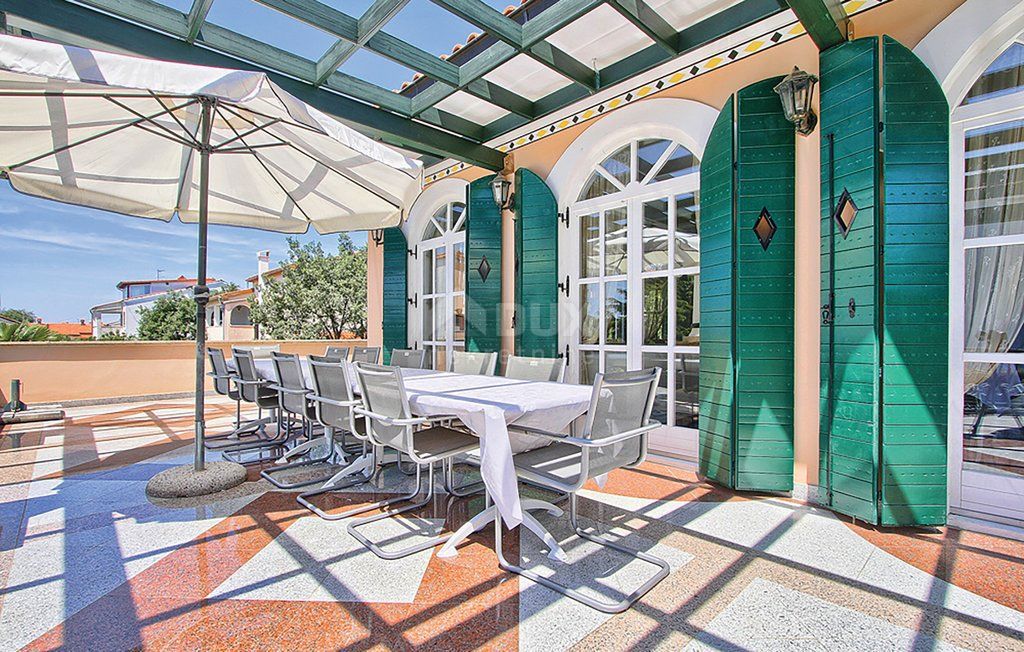 ISTRIEN, POREČ – Prestigeträchtige Villa in selten verfügbarer Lage!