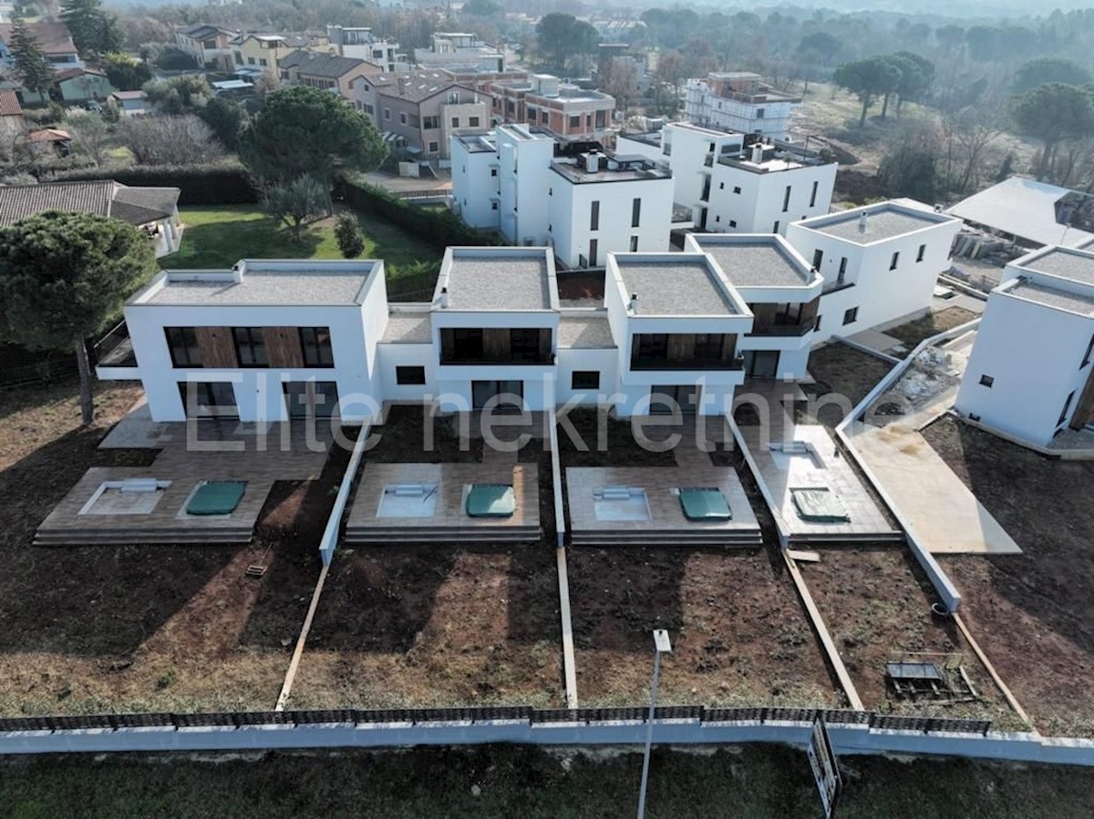 Kuća, novogradnja, 1500 metara od mora!