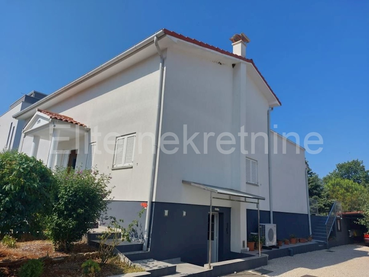 Poreč - prodaja samostojeće kuće, 200m2