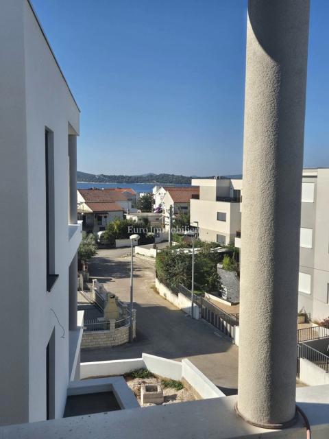 Novi stan s pogledom na more - Vodice