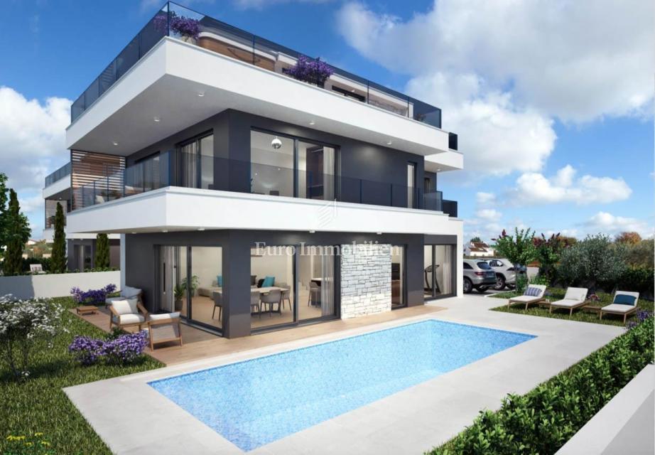 Poreč - hiša z wellnessom in bazenom