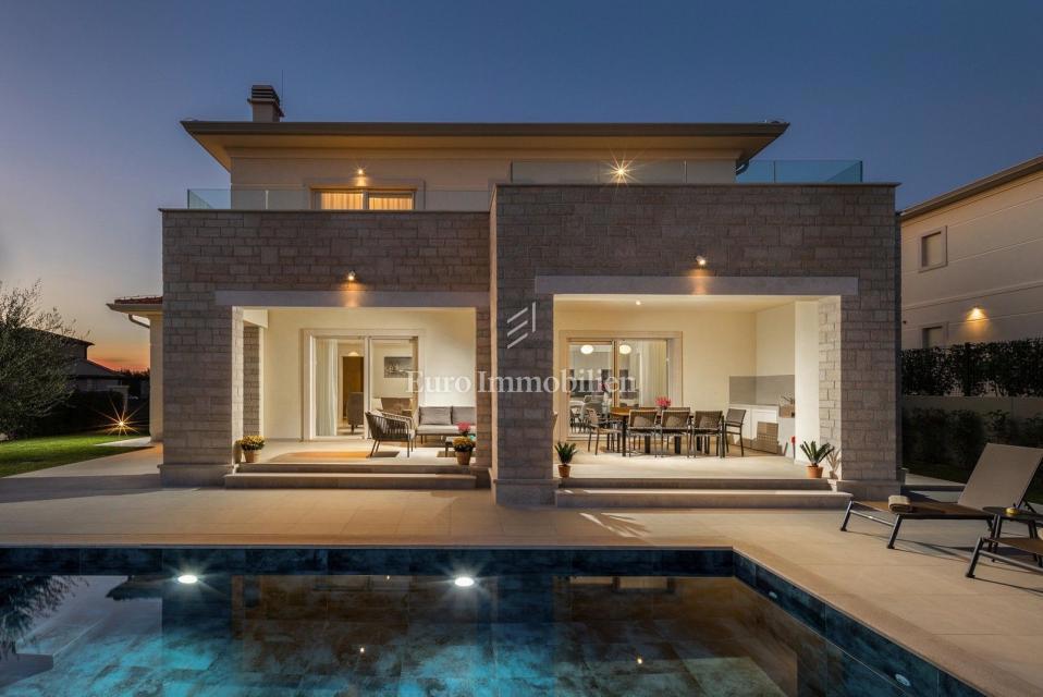 Istra - Vila z bazenom, 1 km od morja