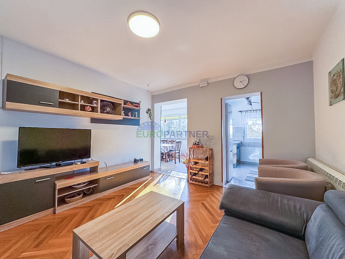 Prostran stan s pogledom na more, Poreč 4.5km