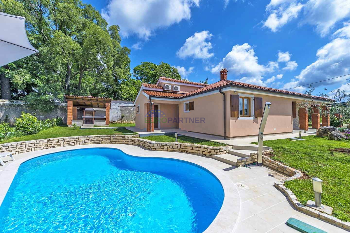 Beautiful one-story house with swimming pool, near Poreč, Istria