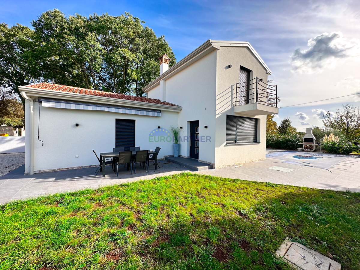 Prekrasna kuća s bazenom, okolica Poreča