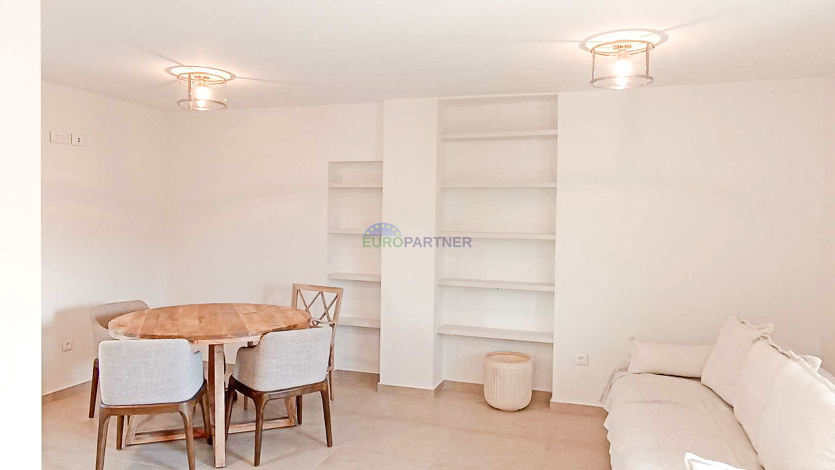 Two-story apartment 1 km from the sea, Tar