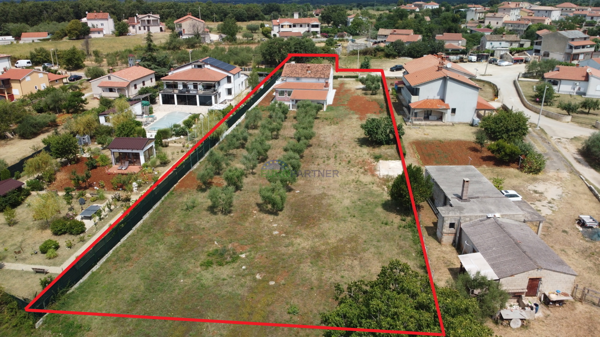 House with a large garden, Poreč, 4 km from the sea