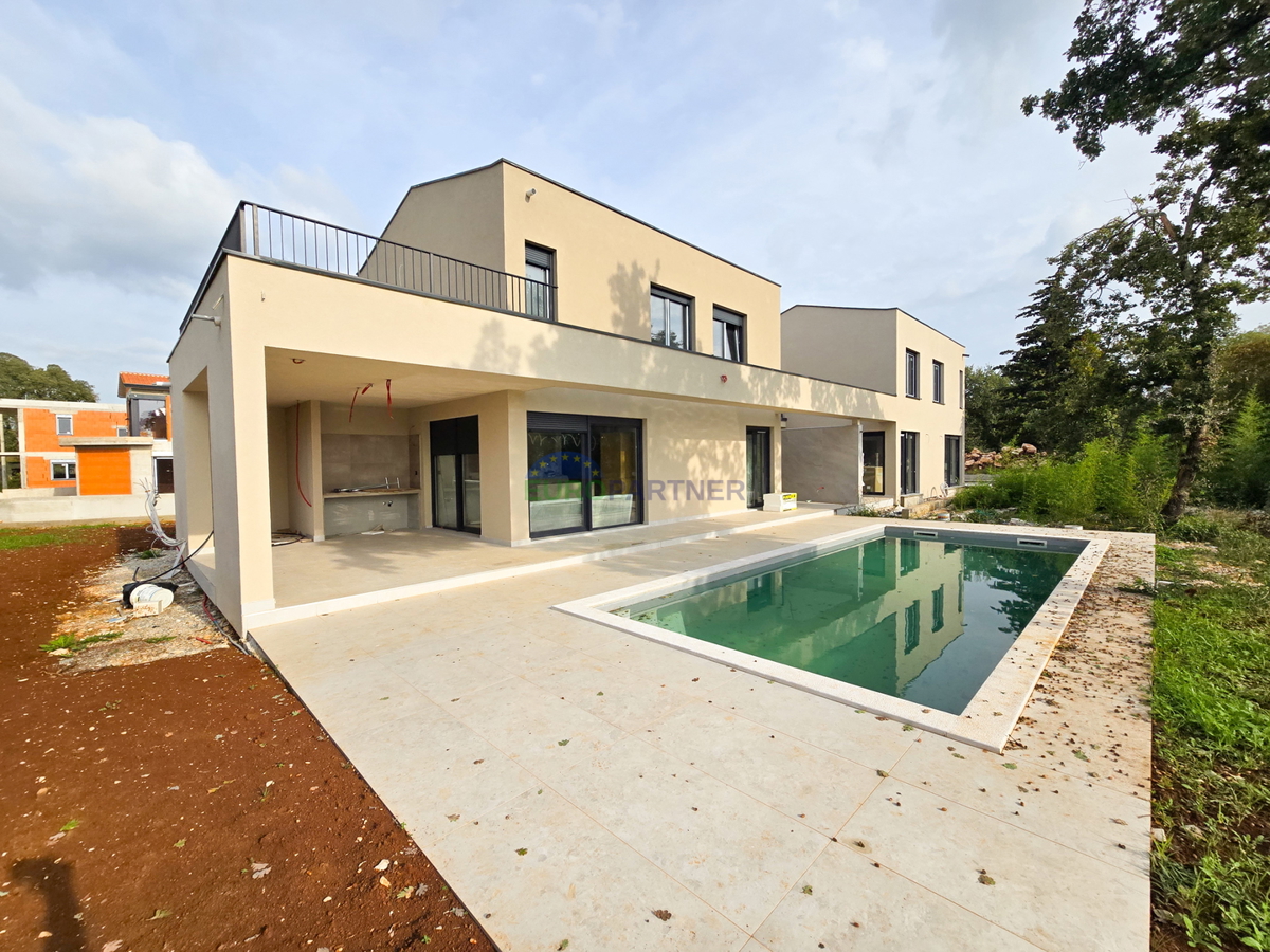 Novogradnja modernog dizajna 5km od Poreča