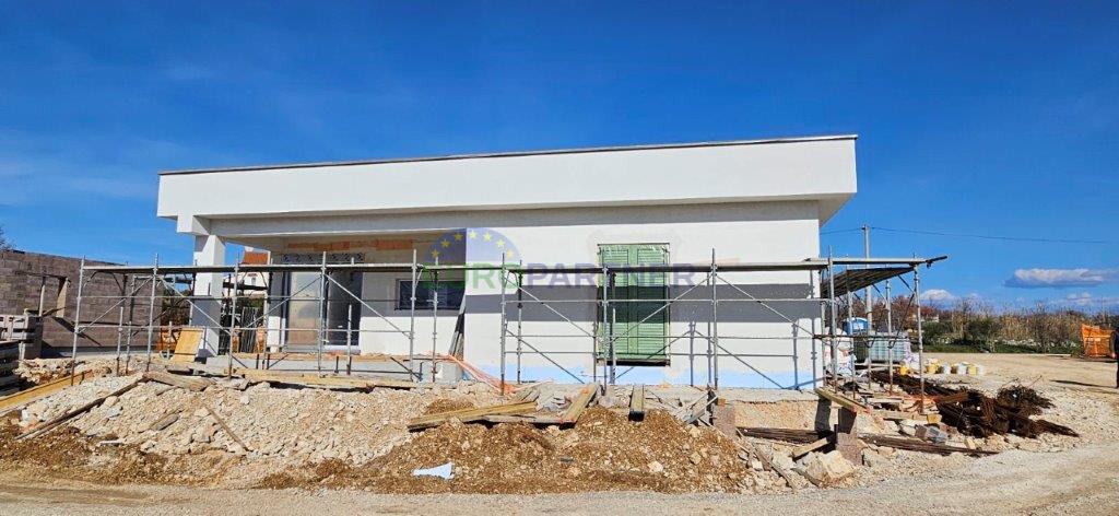 Modern one-story house, 3.5 km from the center, Poreč, Istria