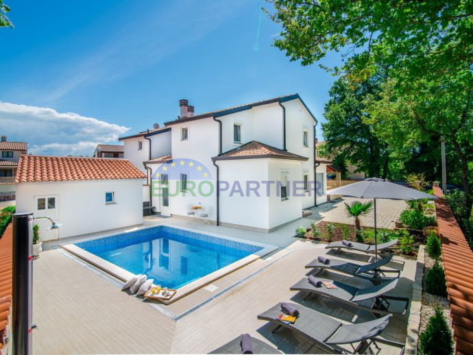 Top ponuda - kuća s bazenom u blizini Poreča!