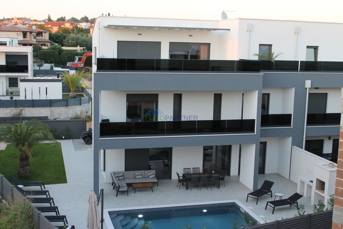 Beautiful modern villa near the sea