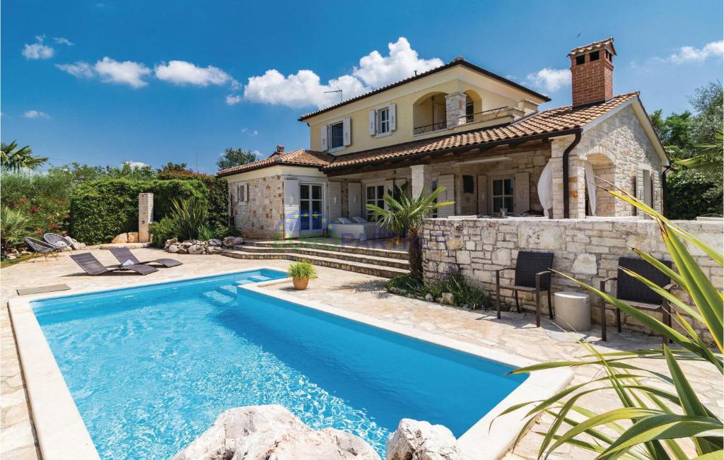 Beautiful Mediterranean villa with a view of nature, near Poreč.
