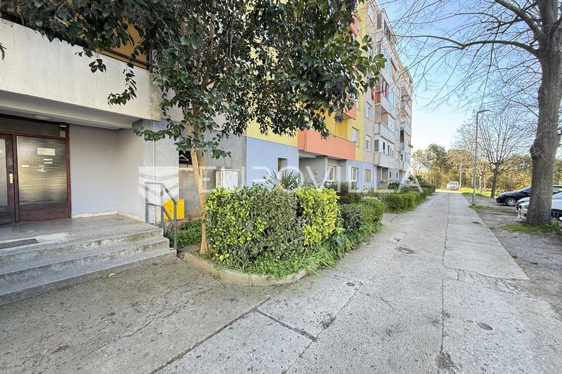 Pula, Veruda - dvosobni stan na vrhunskoj lokaciji u prizemlju, NKP 50.76 m2