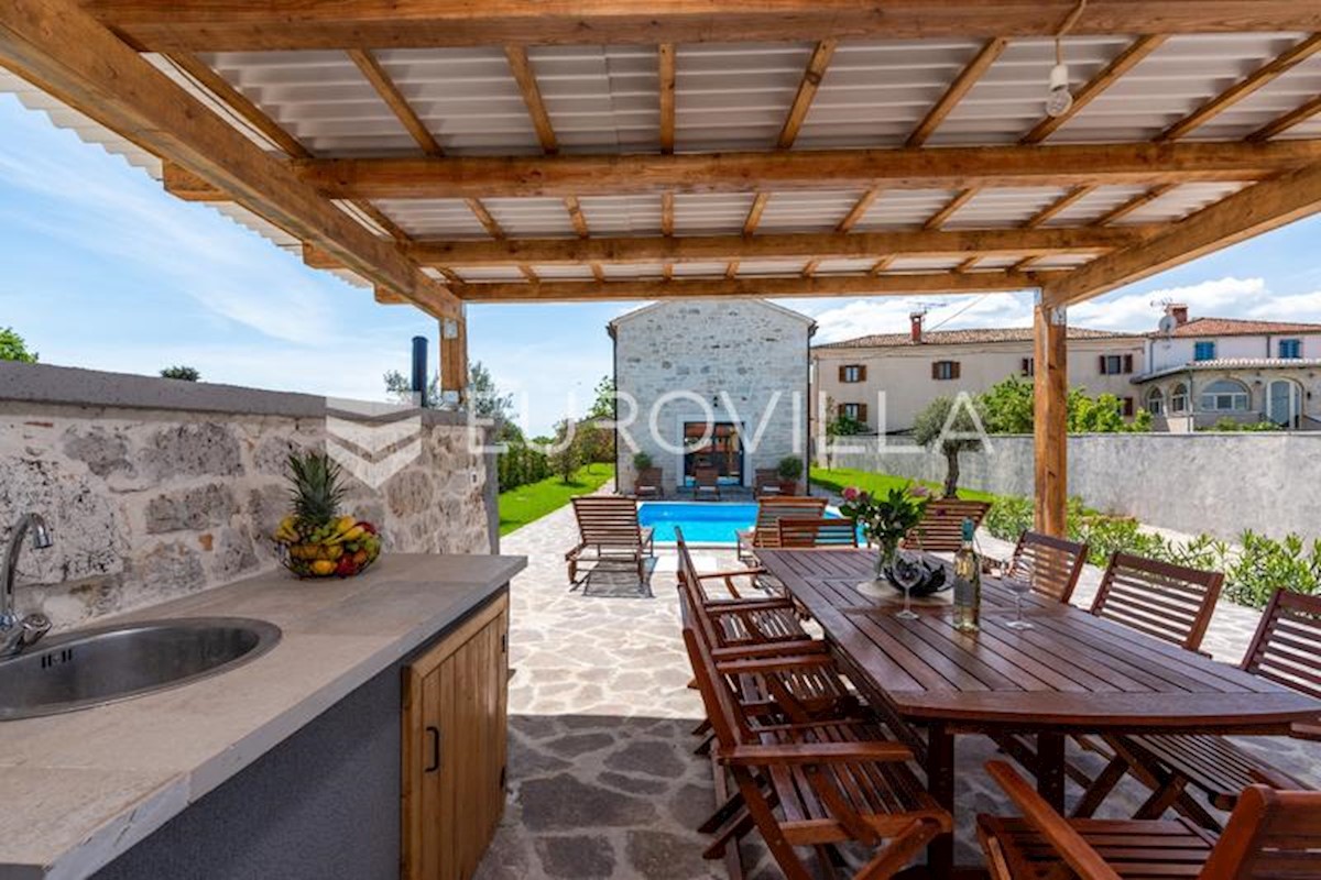 Istria, Poreč, beautiful stone villa with pool, 133 m2