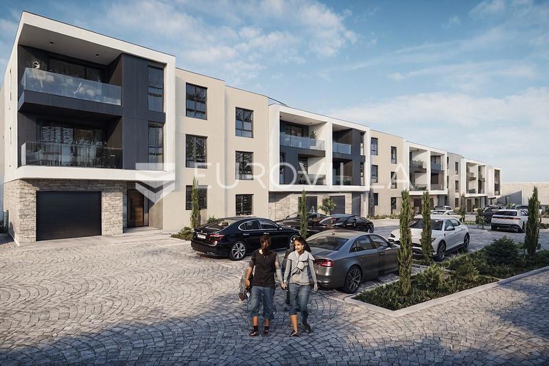 Pula, Valdebek - moderni i kvalitetni trosobni stan u prizemlju s vrtom, NKP 72,25 m2 - top lokacija