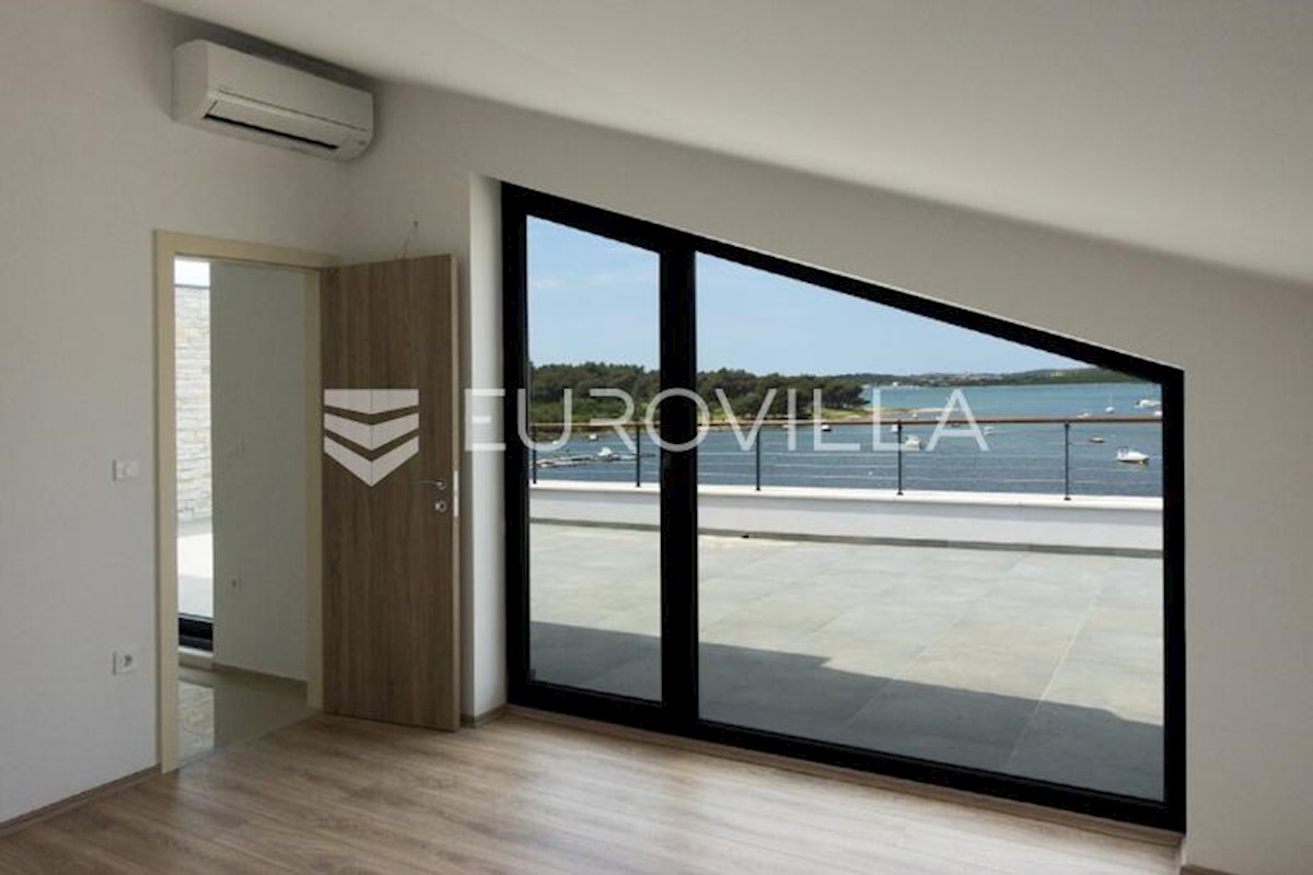 Poreč, La Mula, luksuzan trosoban stan NKP 67 m2 NOVOGRADNJA