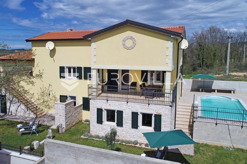 Istria, Mugeba, semi-detached house with swimming pool