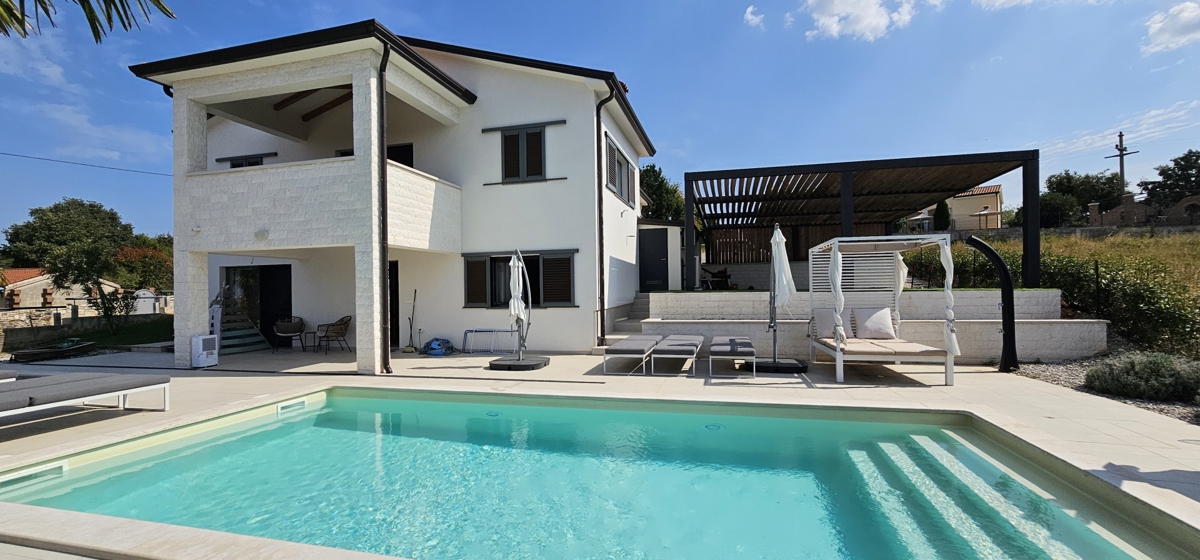 Vila sa bazenom + appartman 