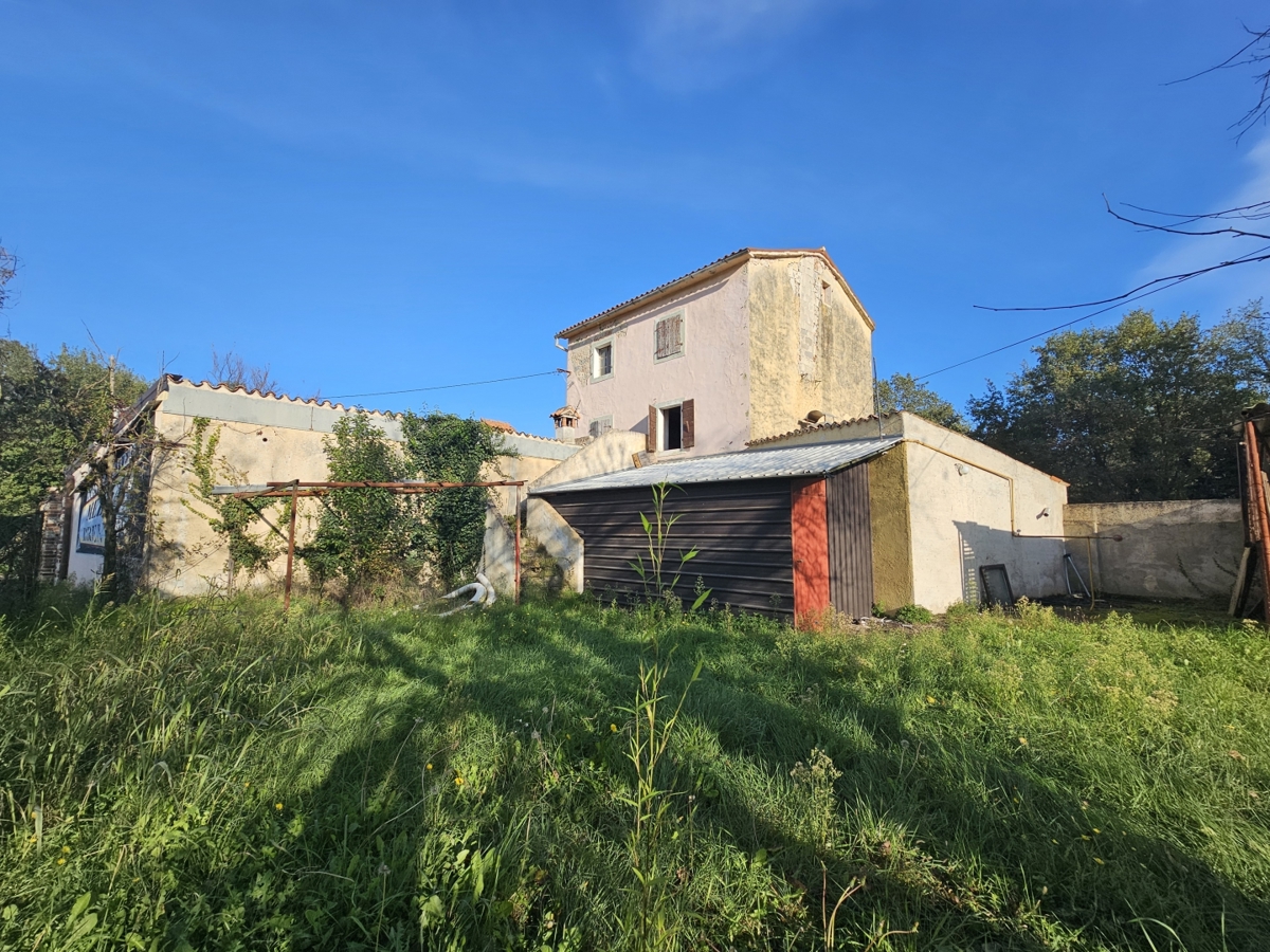 Poreč -  kameni objekt