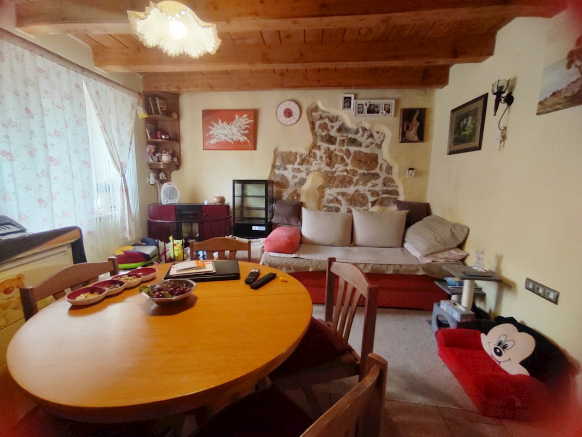 Kamena kuća u nizu , 5 km od Poreča 