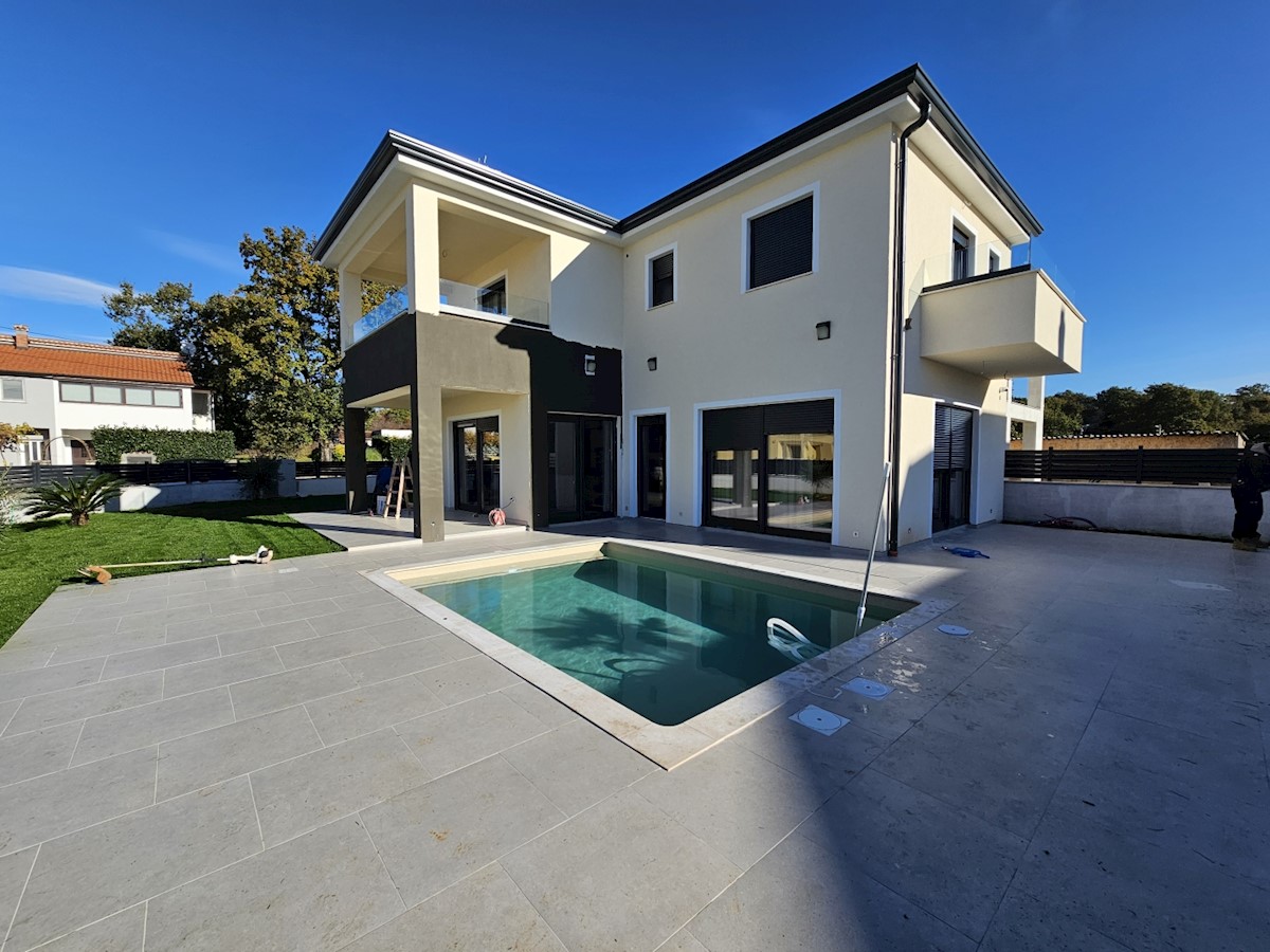 Dvojna kuća - novogradnja širi centar Poreča 