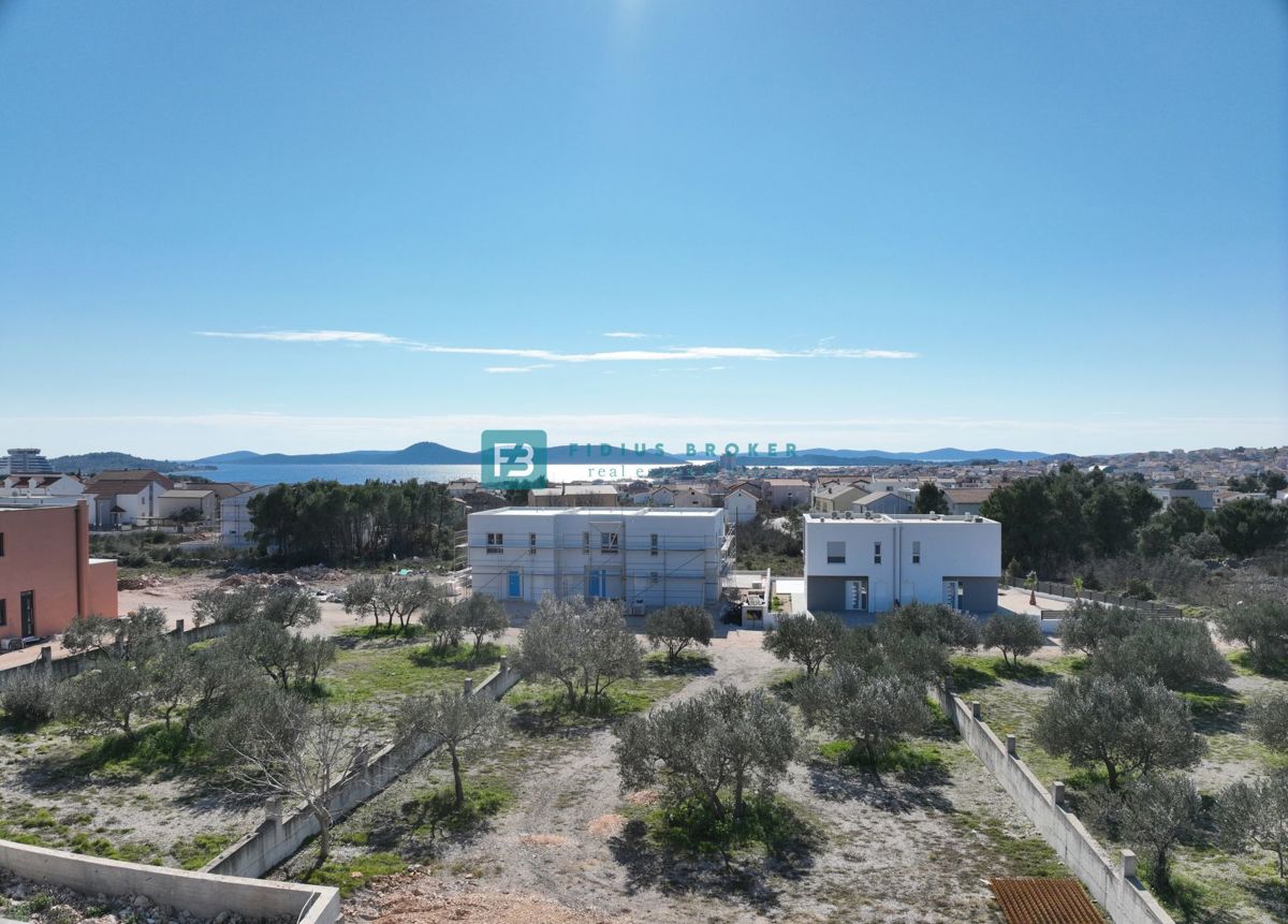 VODICE, novogradnja, penthouse, 2. kat, pogled na more, 3 spavaće sobe