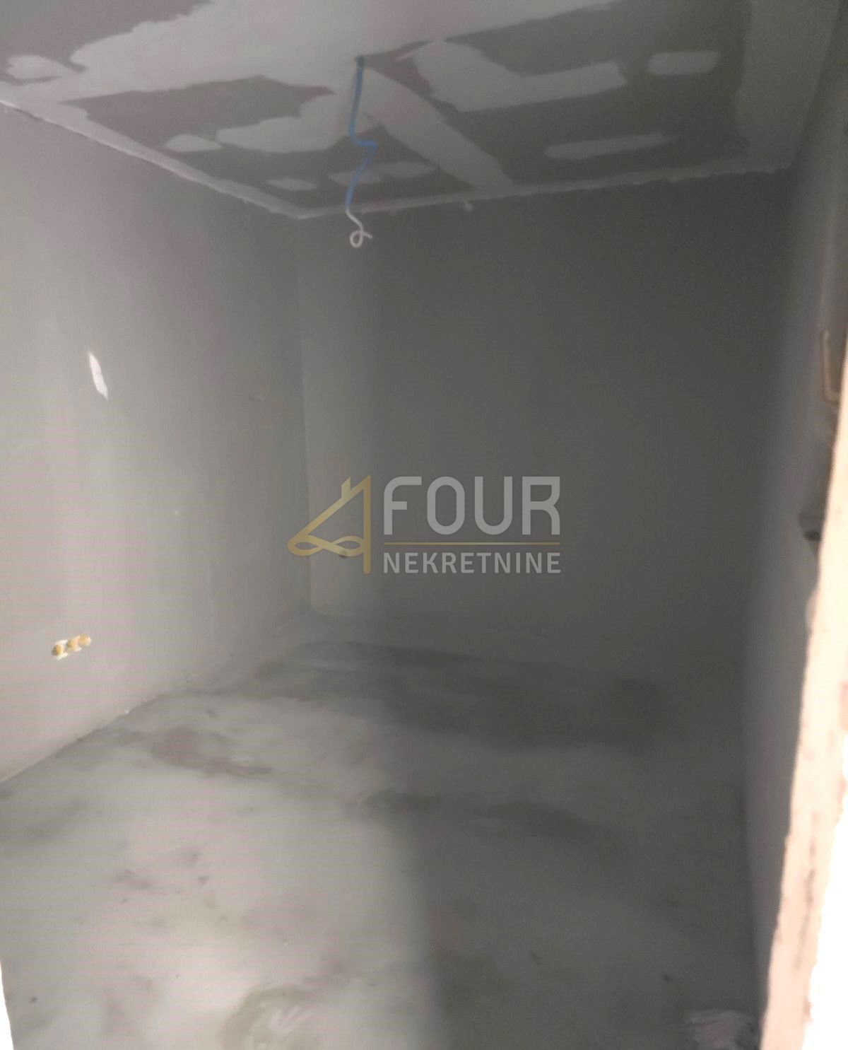 Istra, Pula, roh-bau, 19.98m2