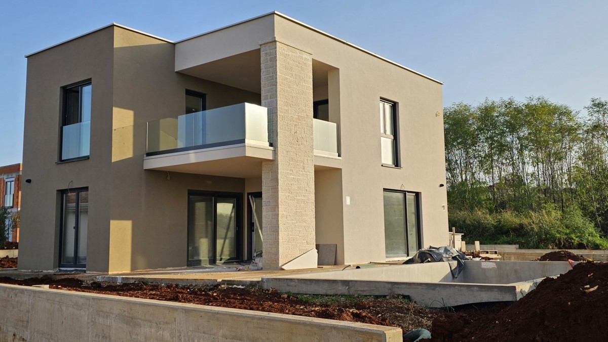 House with a sea view near Poreč