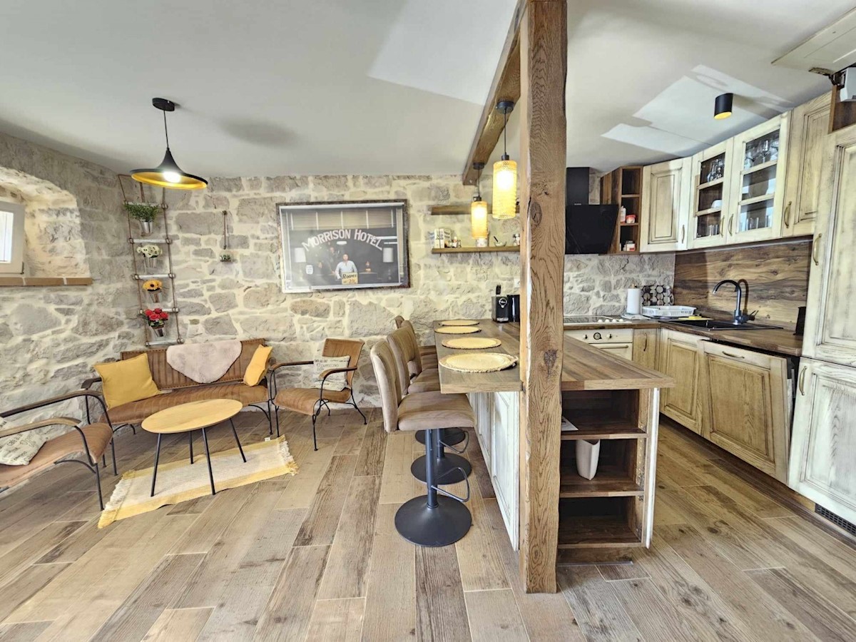 Satursreteinhaus mit Meerblick cca 9 km v. Poreč