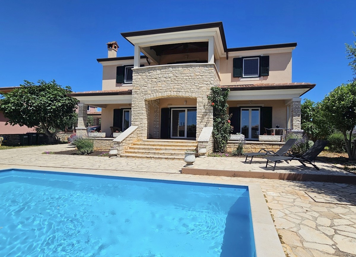 Beautiful vila in a very nice location, with a seaview