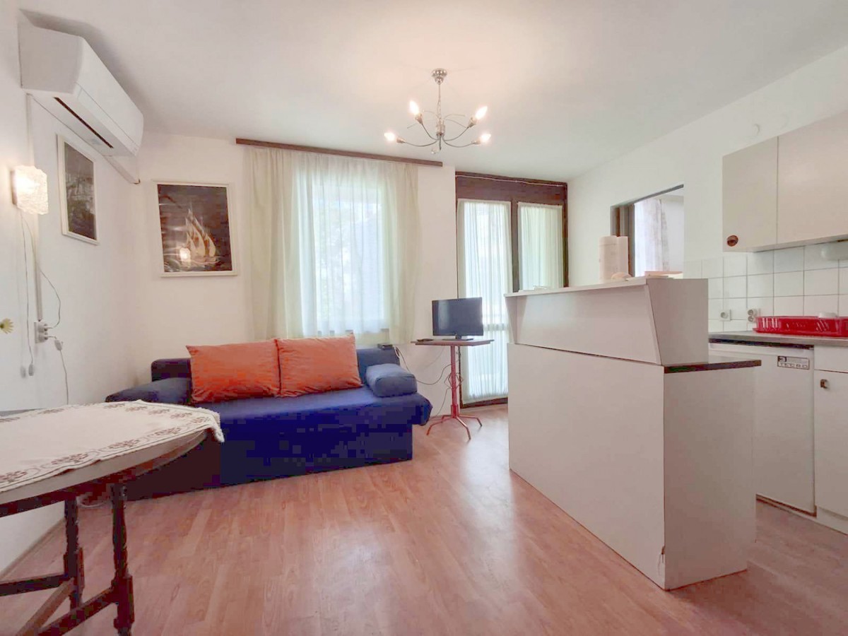 Červar porat, Wohnung v 28 m2, 2.Stock