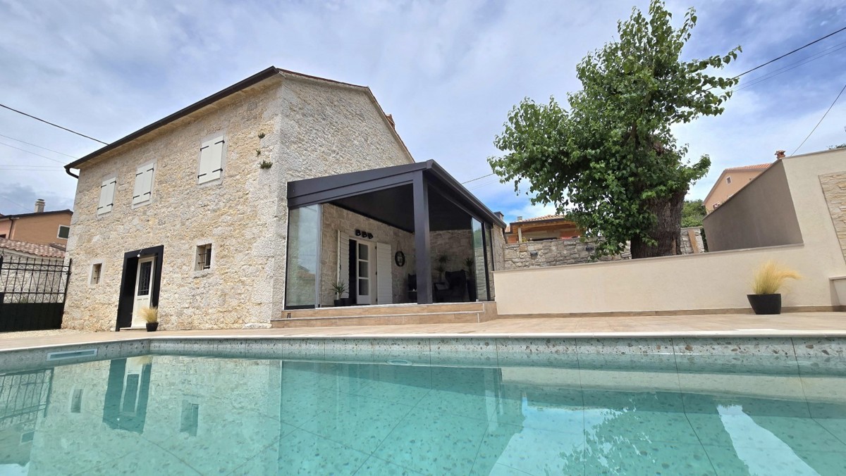 Stone house near Višnjan