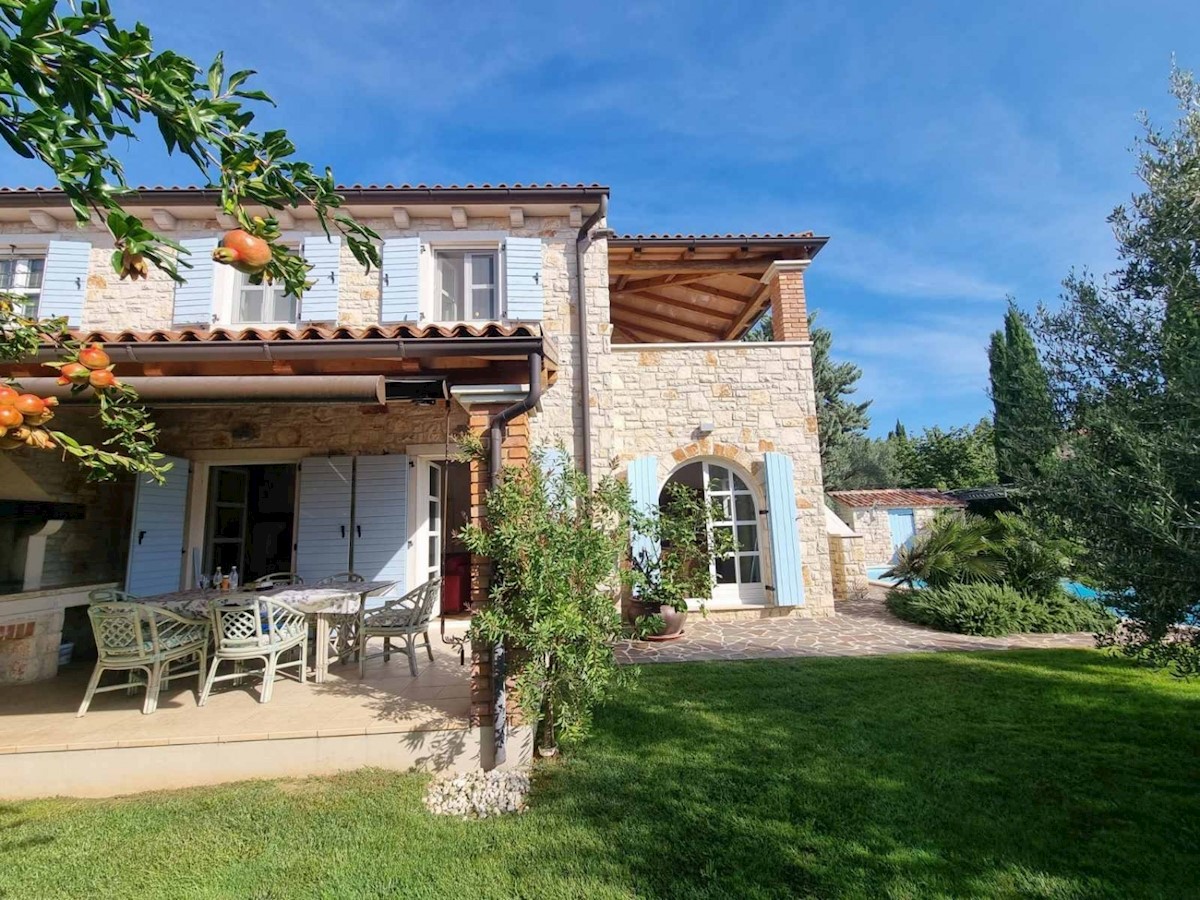 Steivilla zu verkaufen bei Poreč, cca 1 km vom Meer