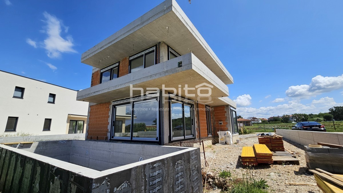 Porec - Luxury modern villa with pool, near the sea