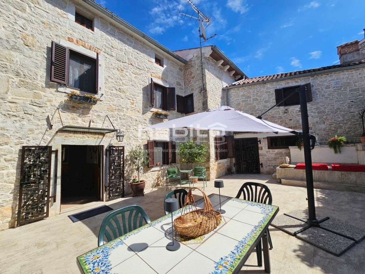 Porec 7 km - Stone house in a peaceful part of a small village