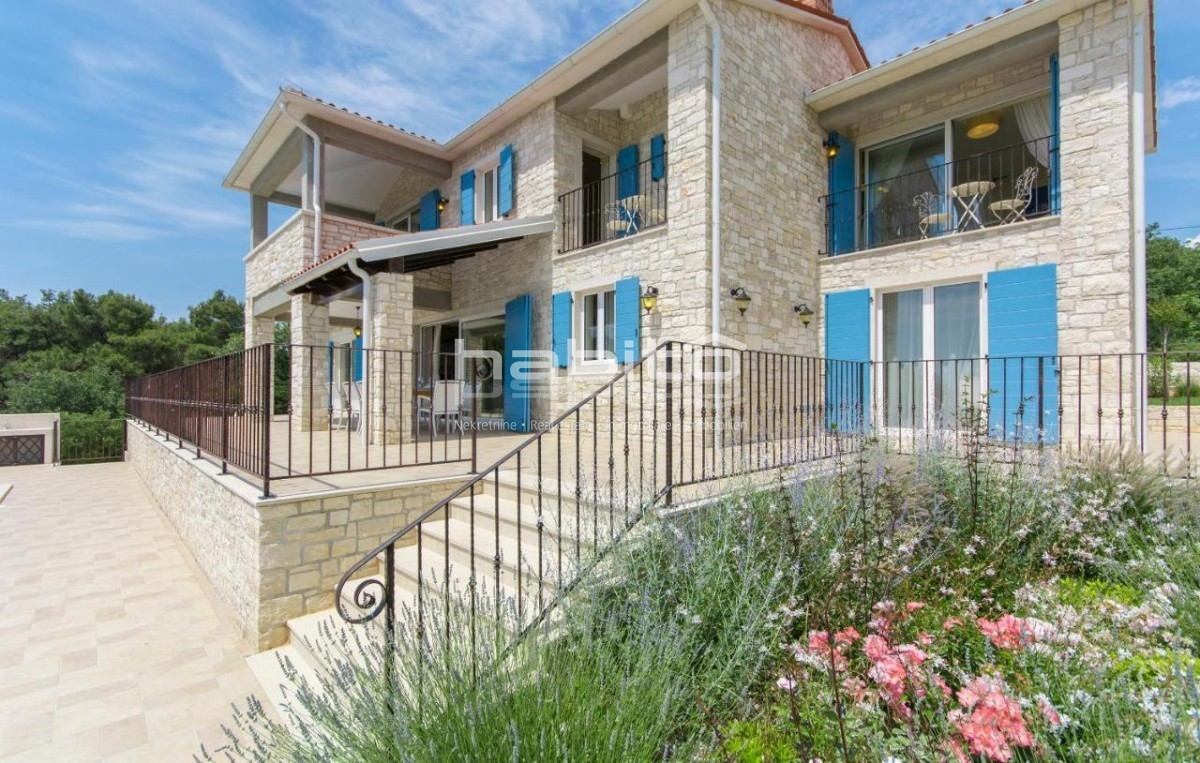 Porec, Visnjan - Stone villa with sea view, swimming pool and jacuzzi