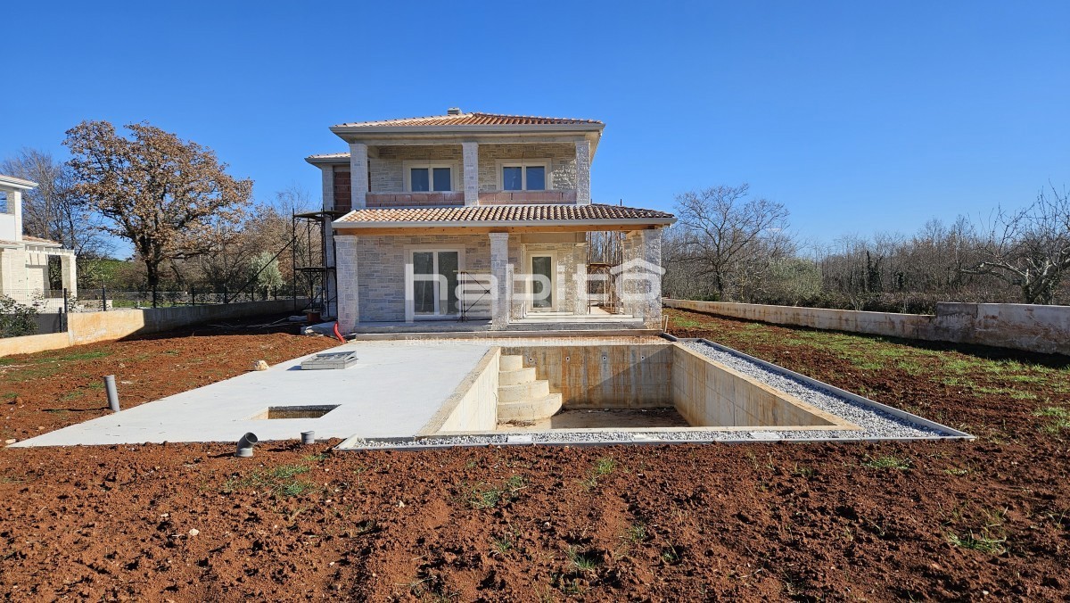 Poreč area - Mediterranean villa on the edge of the urbanized zone
