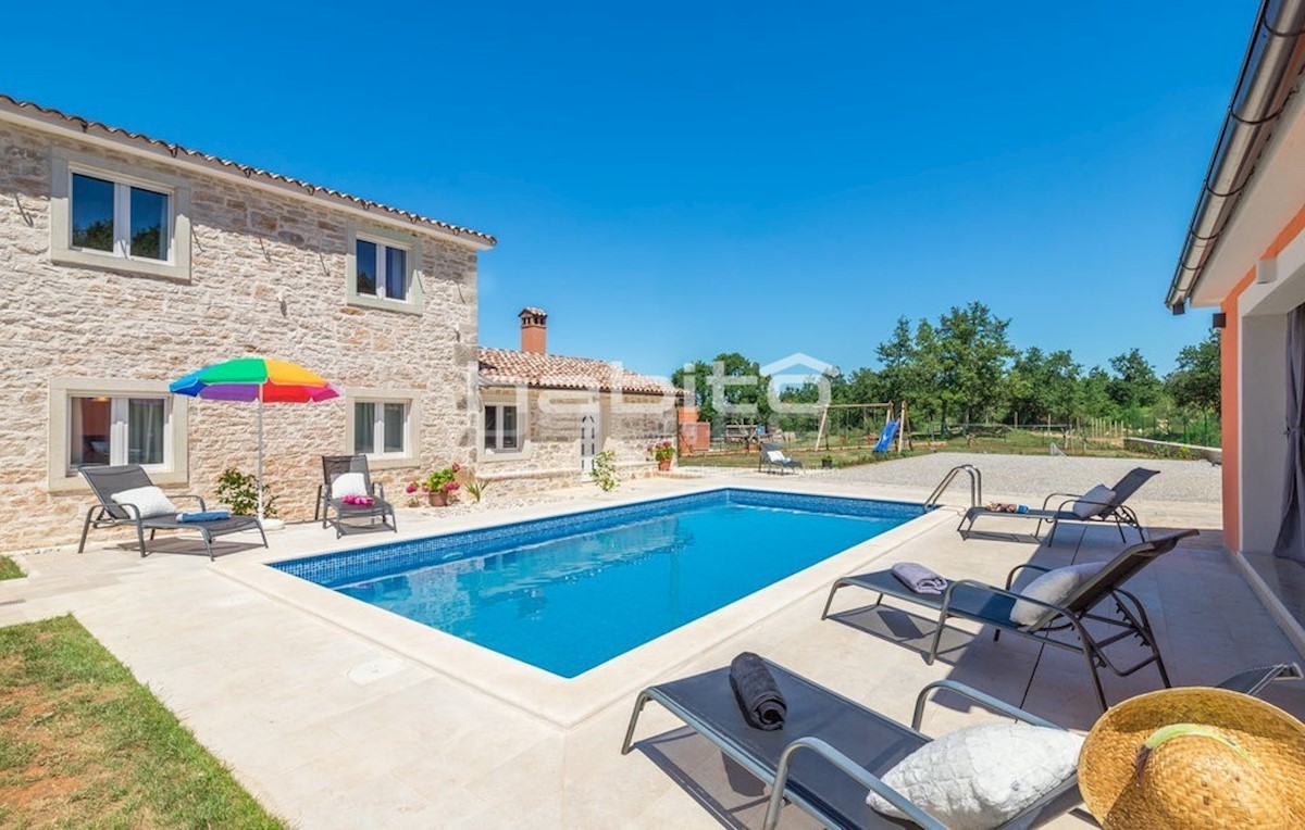 Porec 17 km - Stone house with swimming pool, extremely quiet location