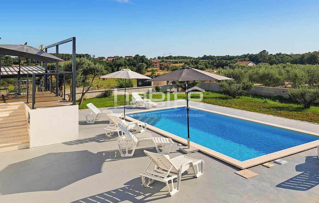 Porec area, Visnjan - House with swimming pool and 10,000 m2 of land, ABSOLUTE PRIVACY