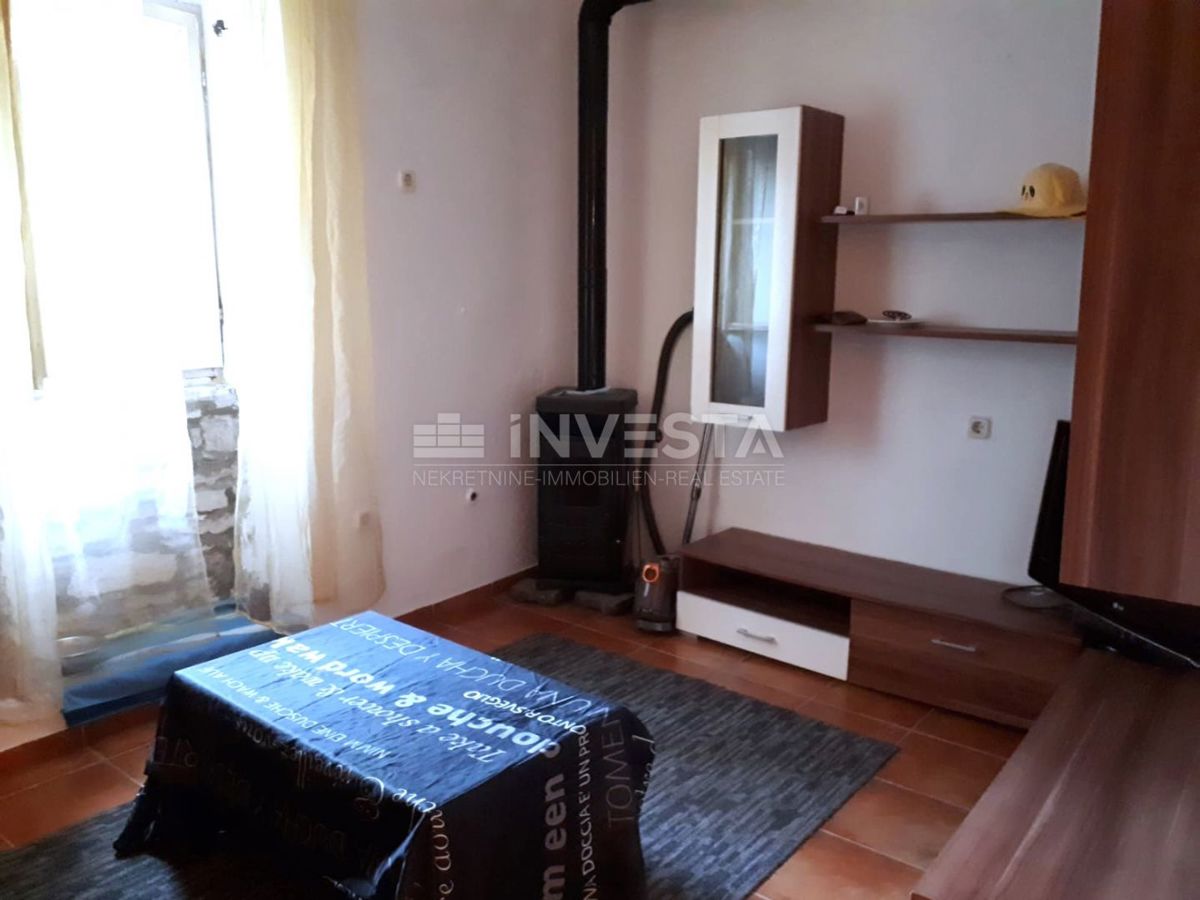 Pula, stan u manjoj zgradi s dva stanara kod Arene