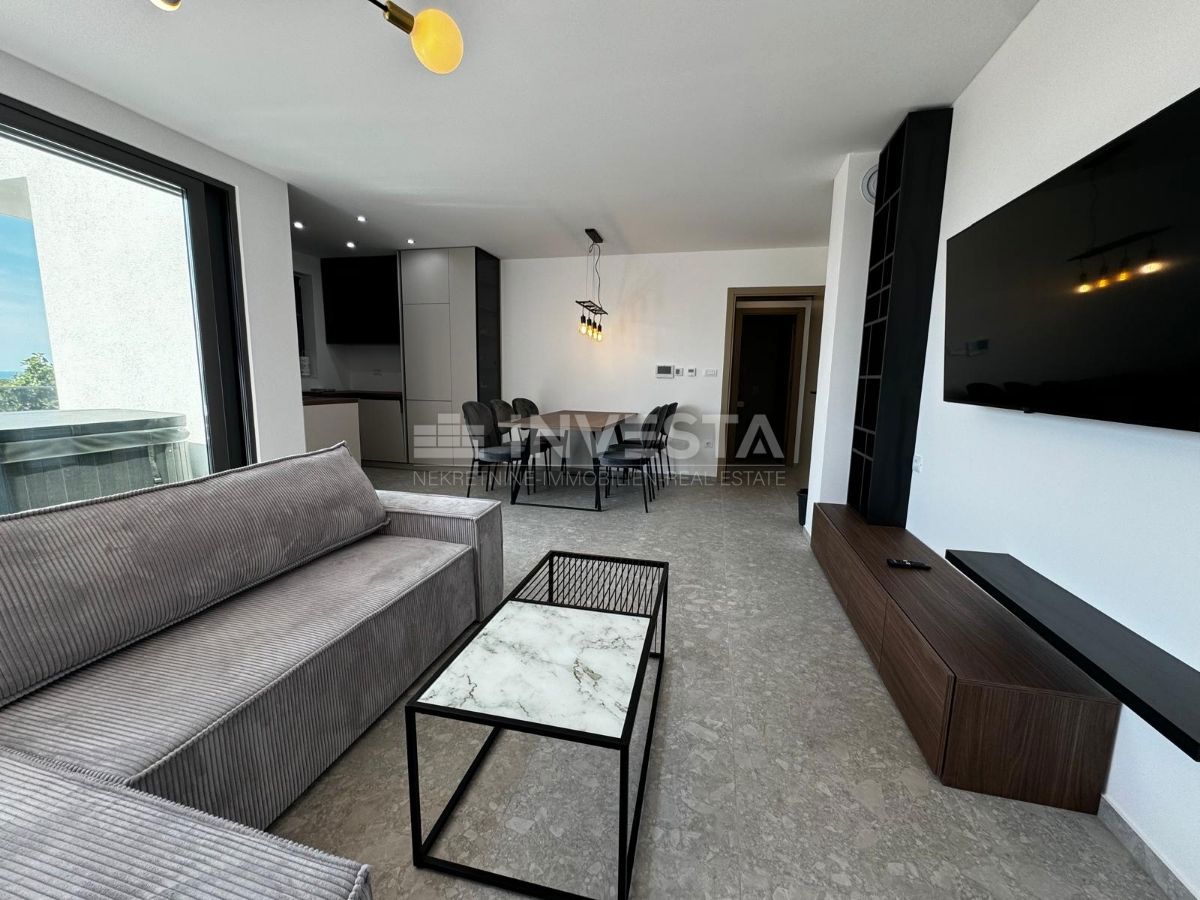 Poreč area, apartment on the 1st floor of a new building, 96 m2, sea view