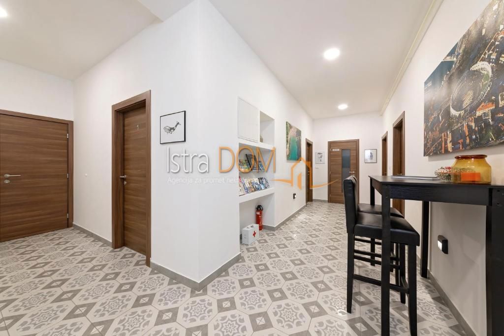 * Pula centar 4 studio apartmana *