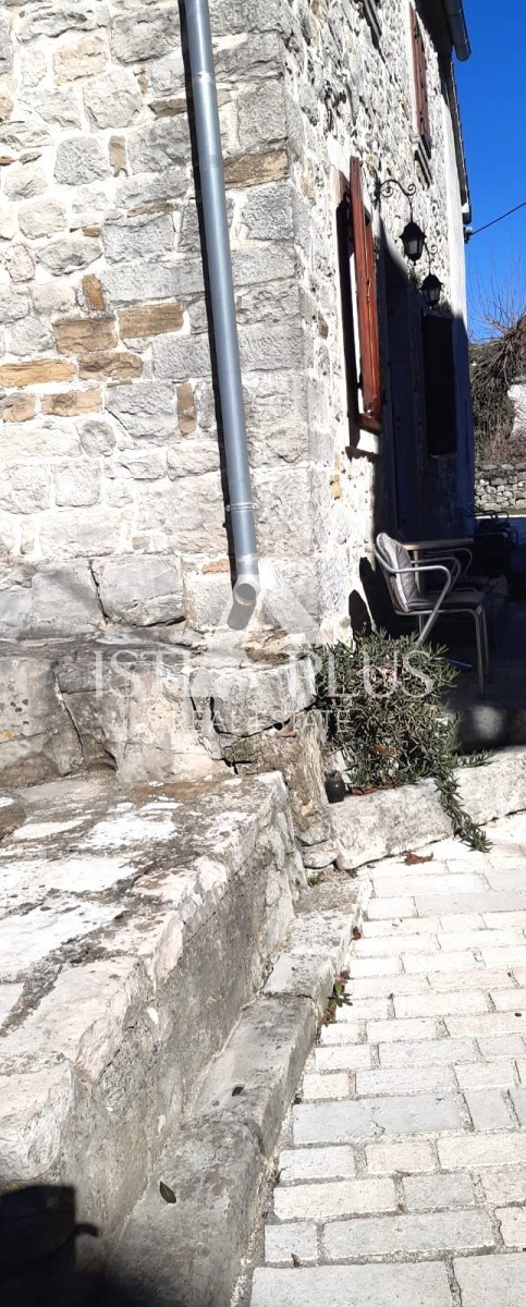 Istrien, Region Pazin – Traditionelles Steinhaus in ruhiger Lage, komplett möbliert!